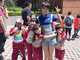 【球盟会】我都想報名幼稚園了!神等級「康橋幼稚園」老師Sindy林韻琳,可愛虎牙、水汪大眼又親切