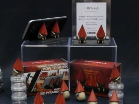 【球盟会】《寂静岭》三角头手机支架实物展出