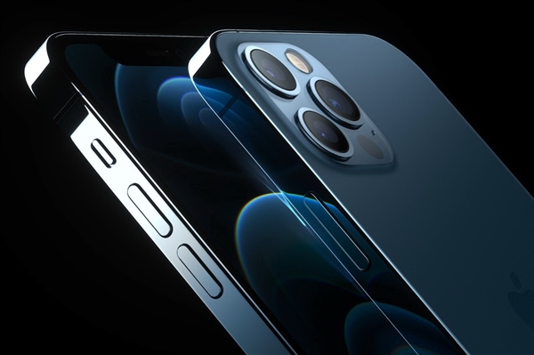 【球盟会】iPhone不送充电器被巴西罚款1.4亿，苹果曾称已节省55万吨矿石