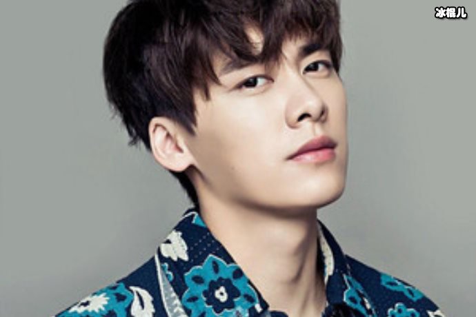 【球盟会】李易峰变身“热心市民”，买花来解围为街边老夫妻劝架