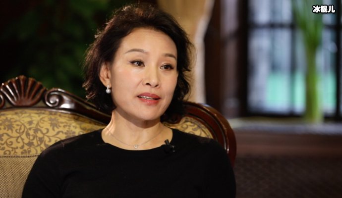 【球盟会】亲生女儿从哈佛毕业被她弃养的孩子备受苦楚，陈冲行为让人争议