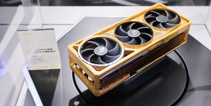 华硕打造5公斤纯金RTX 5090显卡，价值直接震撼硬件圈
