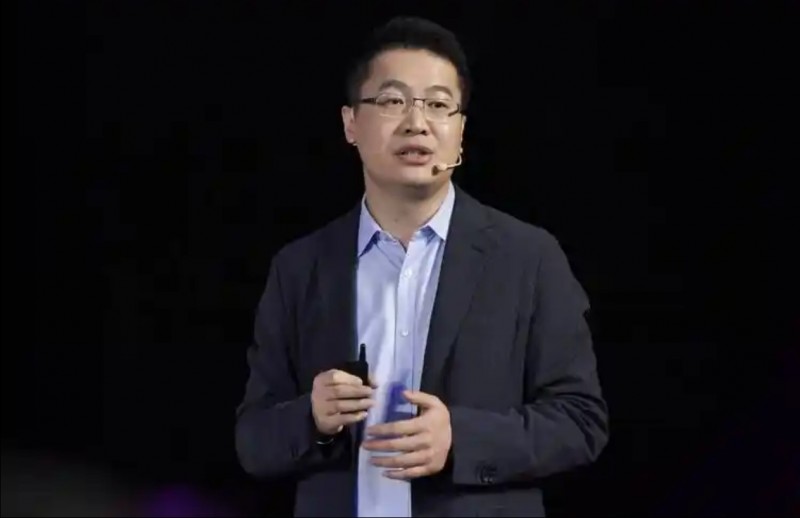 卢伟冰回应小米员工买苹果手机：这是自由！我也买了2T版本！