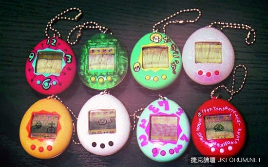 【球盟会】海外神秘時尚？奧蘭多布魯身上掛著電子雞裝飾！