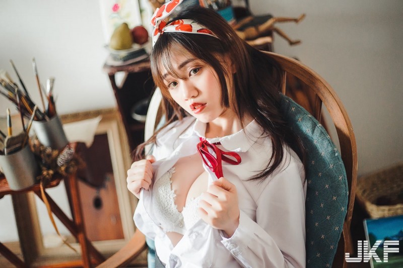 【球盟会】養眼妹子放學後的私密時光，解開制服「爆奶挑逗」好誘惑！
