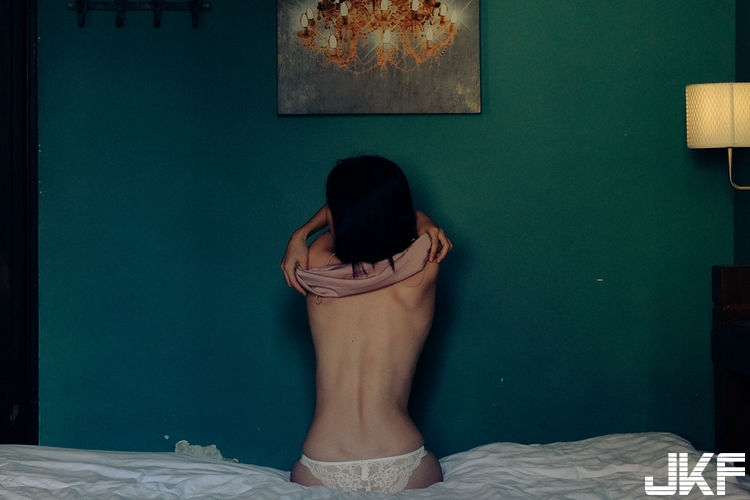 【球盟会】全都屬於你！在情慾與陰影混雜的房間等你，肉體的每一寸都是你的「專屬玩物」