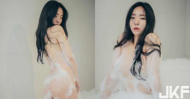 【球盟会】國王的新衣！「白嫩美乳正妹」上空泡泡衣超香豔，「一絲不掛」詮釋冷豔的激情！