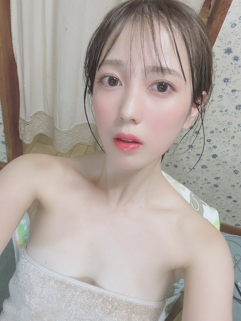 【球盟会】打败河北彩花!重量级偶像「小湊よつ葉」新作夺下排行榜No.1!