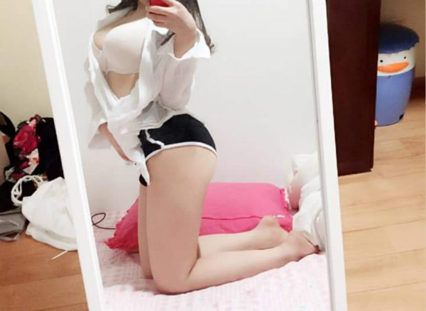 【球盟会】臉書上被封女神，只是學生妹卻身材火辣「超胸猛車頭燈」，讓男同學都暴動了！