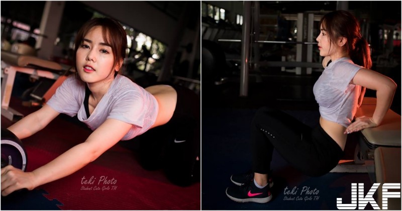 【球盟会】快來運動！「大奶正妹」健身房爆汗深蹲！腰腹「性感曲線」好撩人！