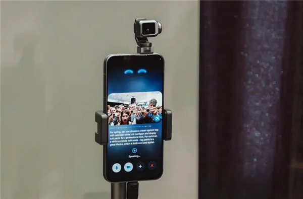 【球盟会】全球首款机器人手机！荣耀Robot Phone亮相：今年就量产