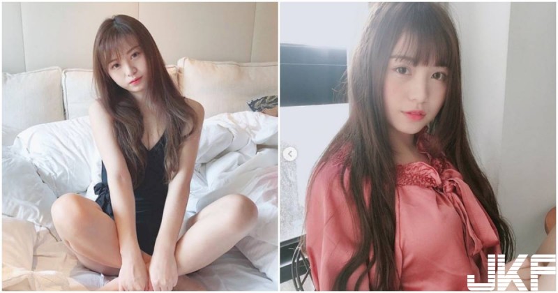 【球盟会】可愛虎牙正妹「白嫩美肌」好誘人，床上的性感坐姿讓人受不了…