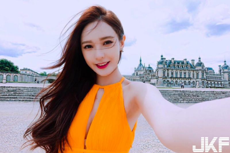 【球盟会】「童顏爆乳妹」撞臉Angelababy，臉書解放美乳照「深溝實在太火辣」！
