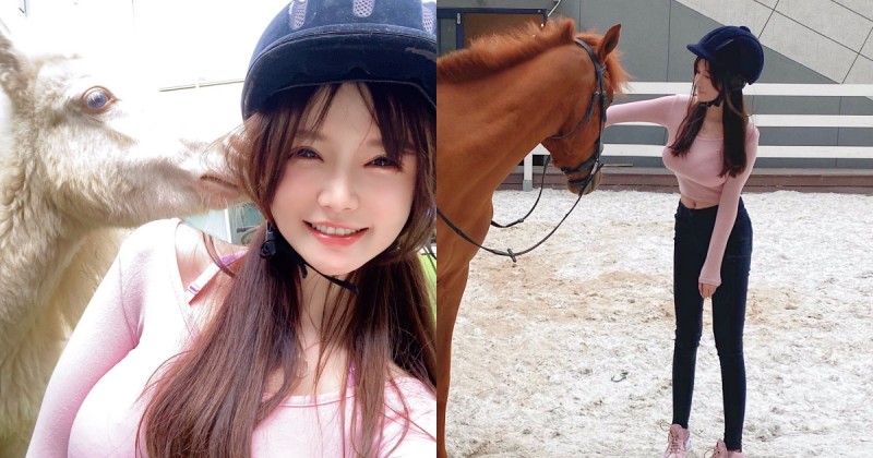 【球盟会】甜美正妹「緊身爆乳」騎馬去！超逆天的「童顏巨乳」連小動物都忍不住親上去！