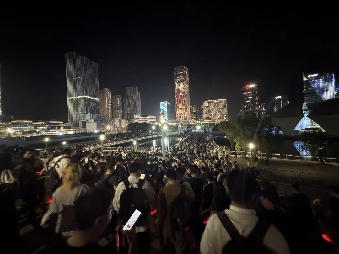 《鸣潮》演唱会结束后,大家才记得哭出来