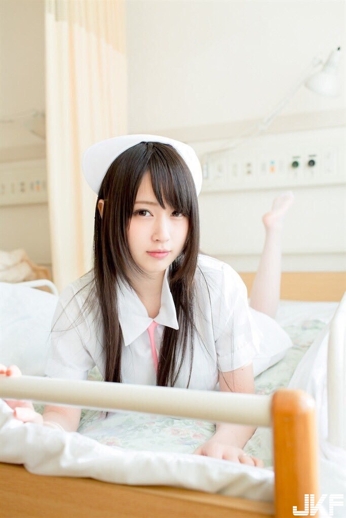 【球盟会】兩人相差31歲！豪乳Coser【御伽ねこむ】帶球嫁51歲知名漫畫家！