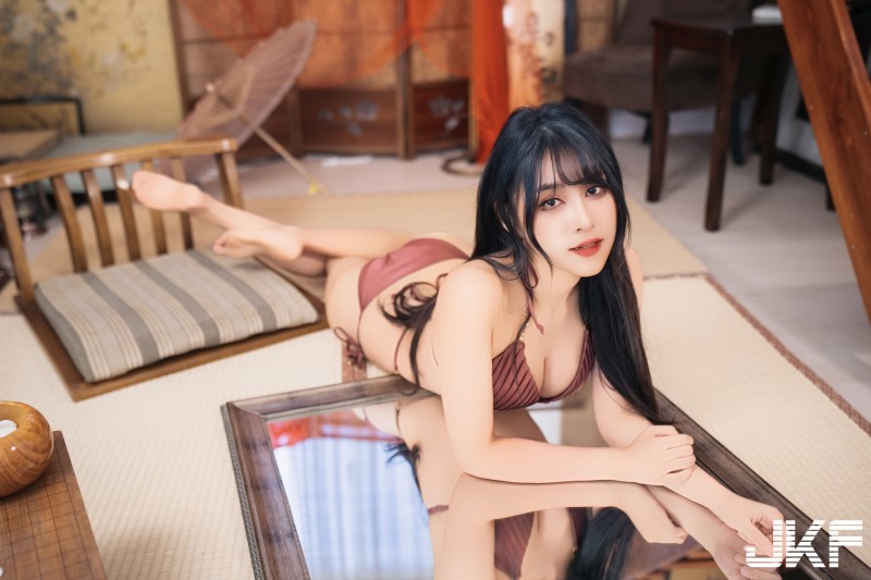 【球盟会】巨乳辣妹「波奇」爆乳內衣大秀南半球！高挑美腿「比例好吸睛」